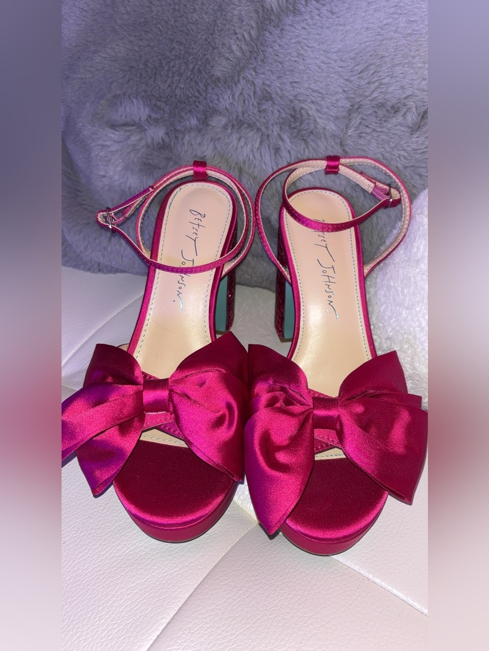 Betsey Johnson Maddy Pink Satin Bow Rhinestone Block Heels Size 7 🎀
